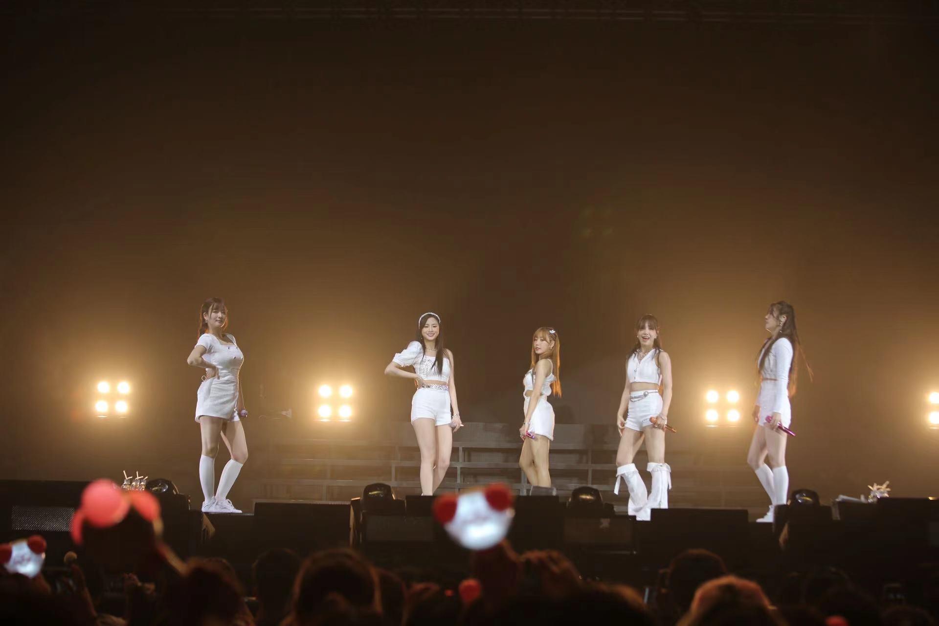 韓國女團Apink在九龍灣國際展貿中心STAR HALL舉行巡演香港站。