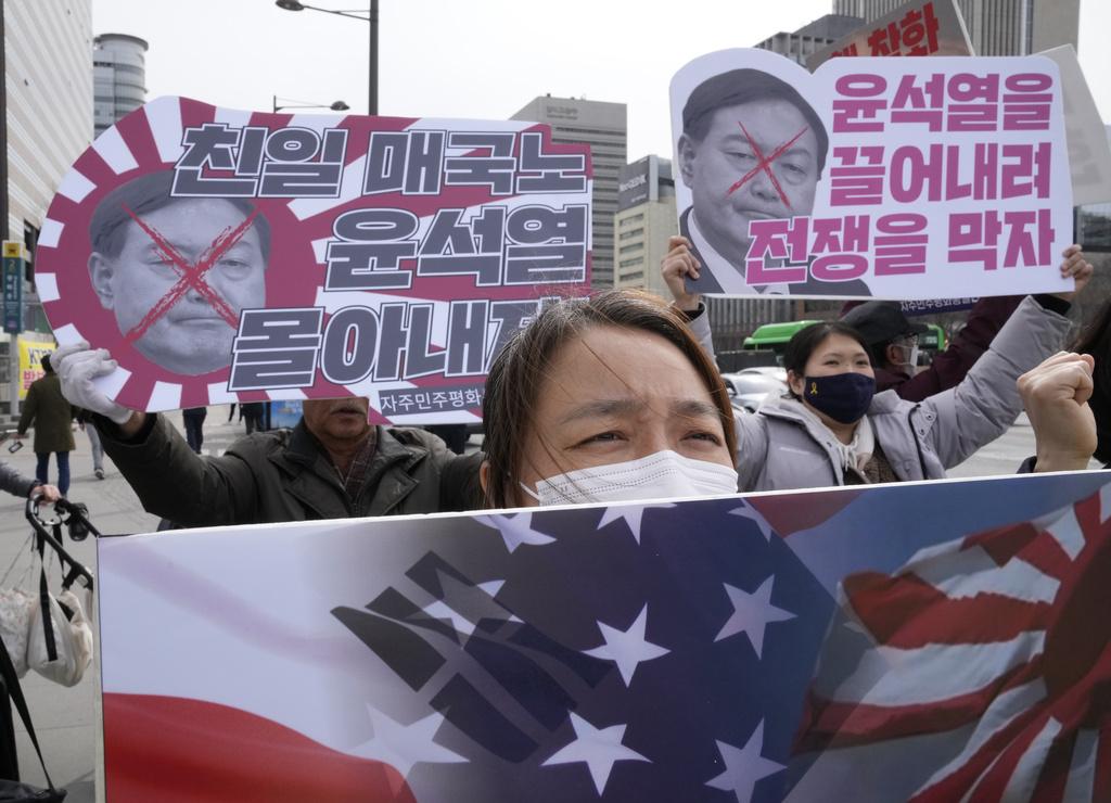 南韓有人抗議尹錫悅對日本的態度。(美聯社)