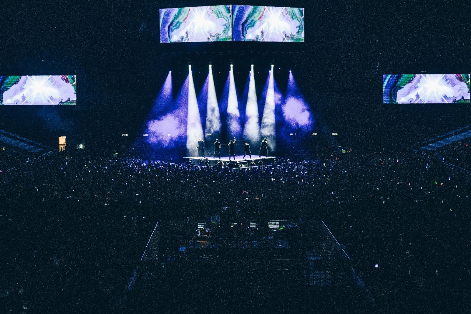 Backstreet Boys全晚多次改歌詞唱好香港。