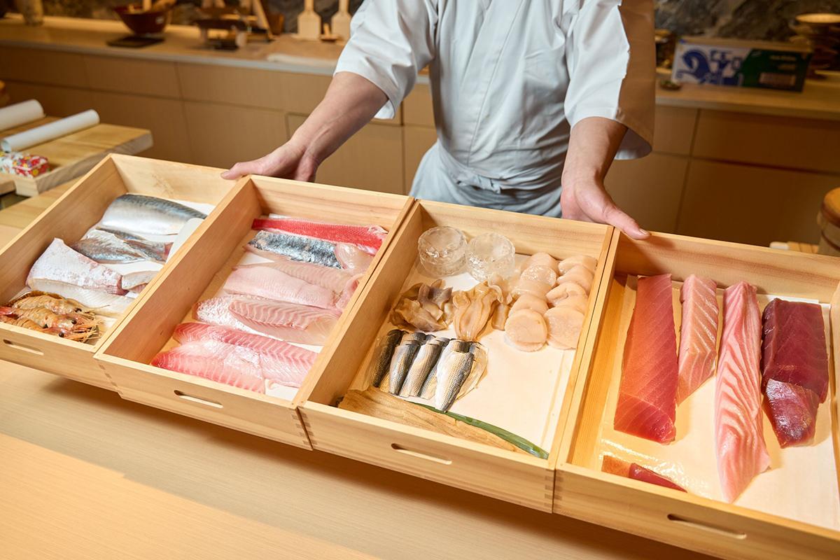 壽司料理交由客人自行選擇喜歡的口味