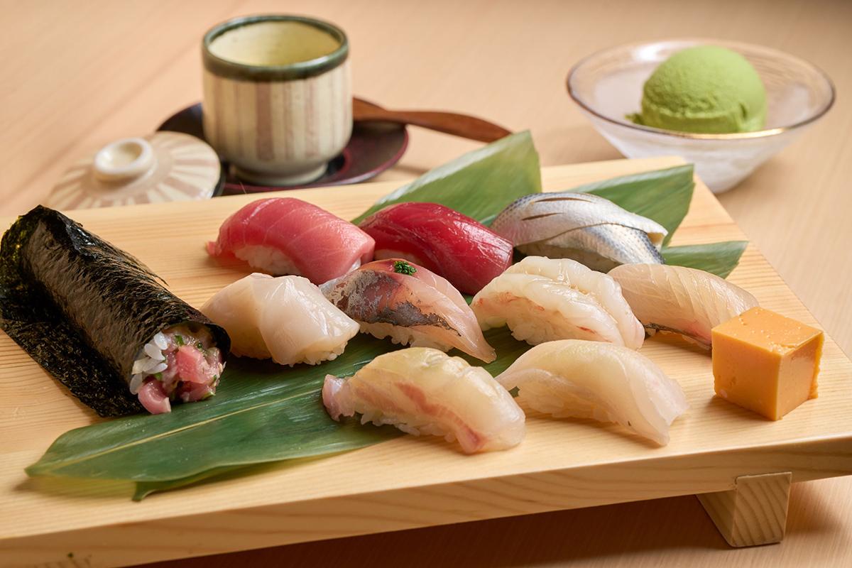 午餐$490 (前菜一點、九件自選壽司、卷物或烏冬)