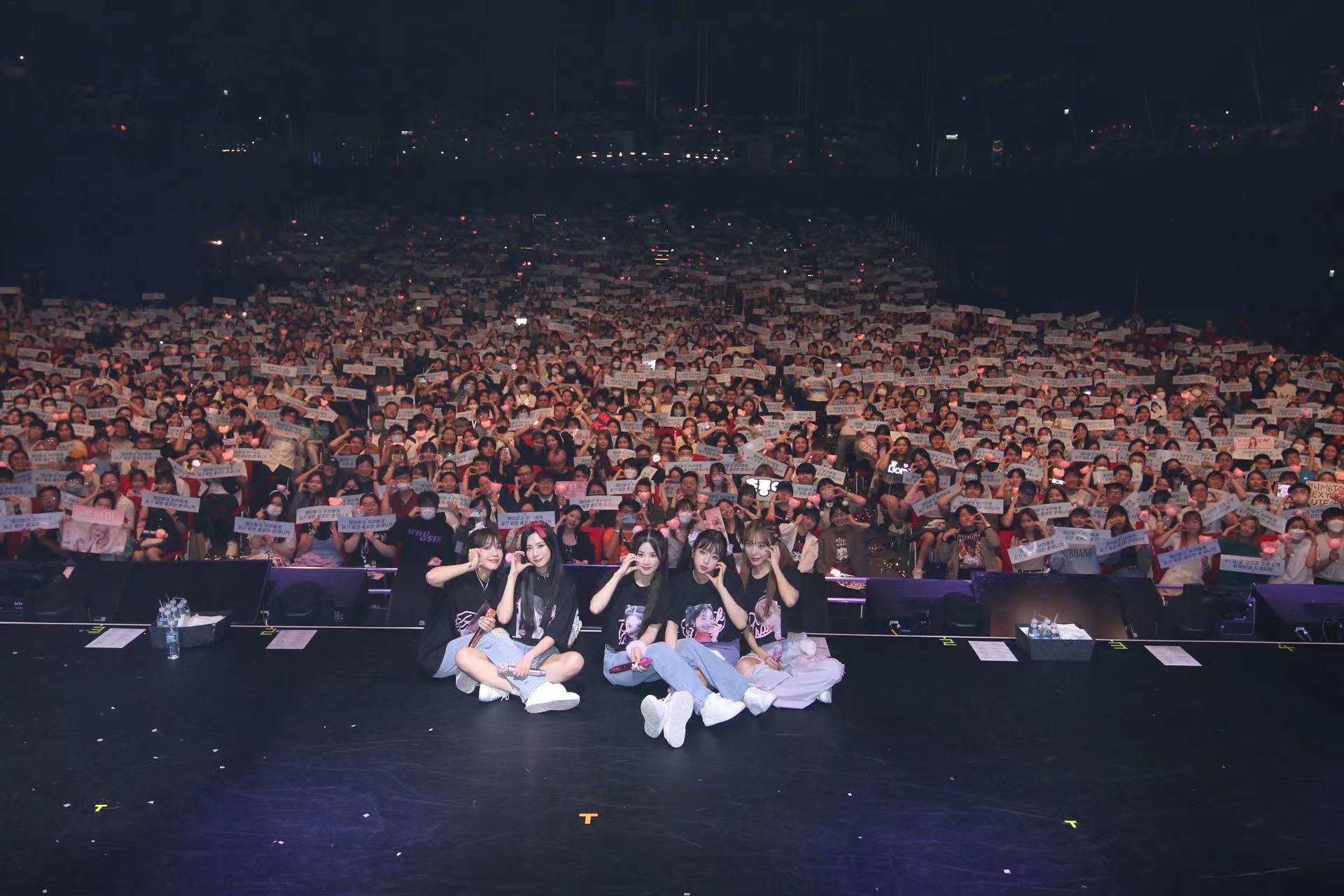 韓國女團Apink在九龍灣國際展貿中心STAR HALL舉行巡演香港站。