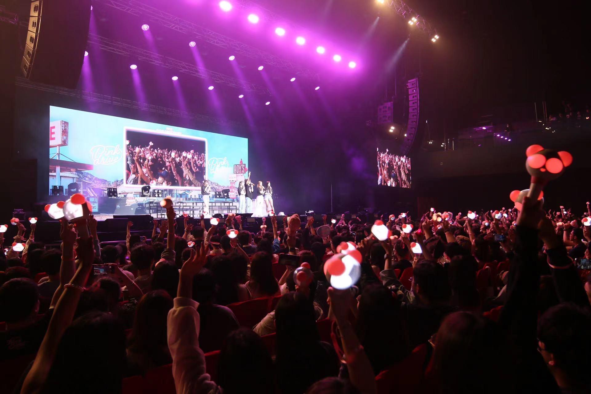 韓國女團Apink在九龍灣國際展貿中心STAR HALL舉行巡演香港站。