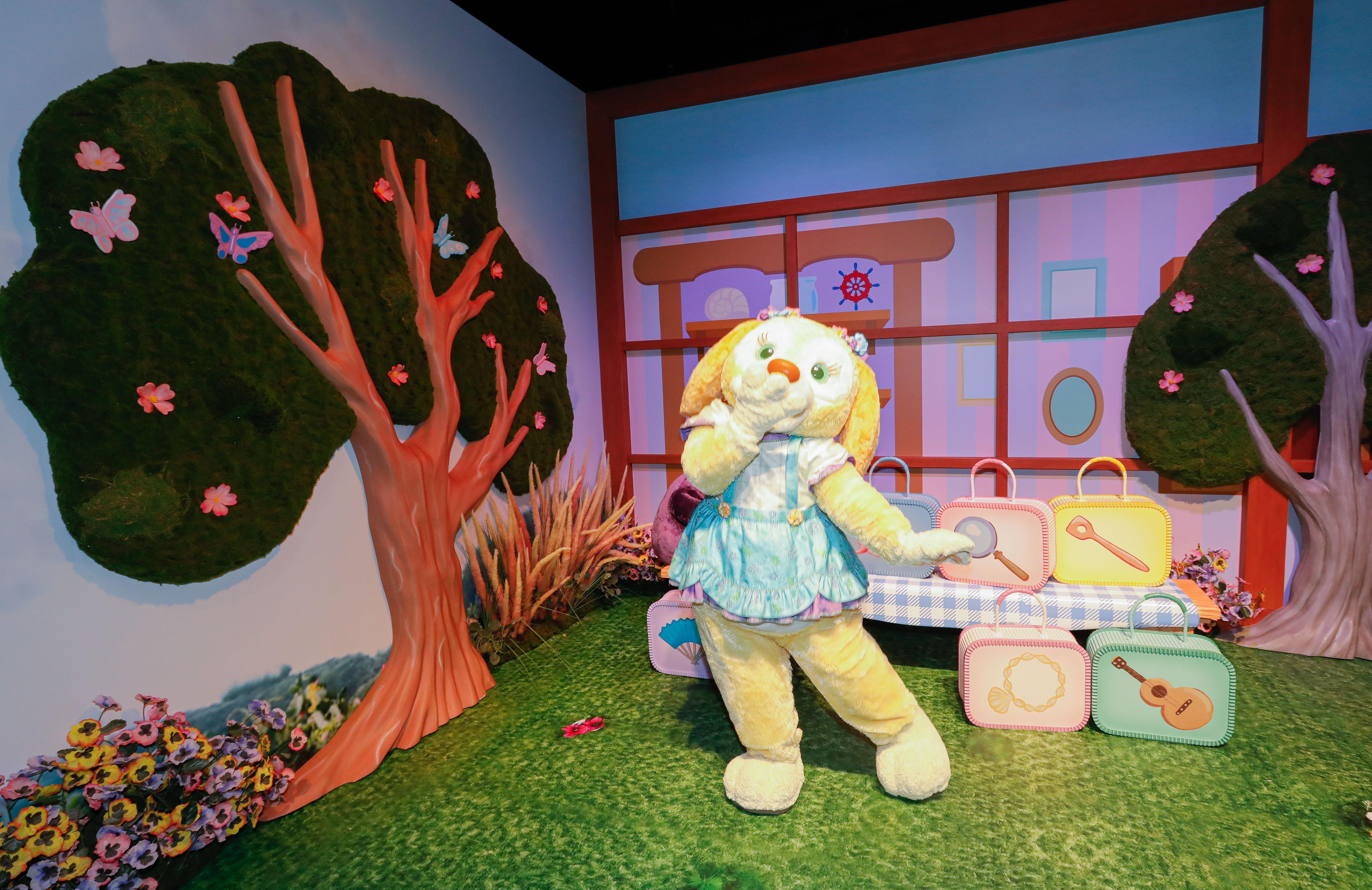 Duffy與好友遊玩屋