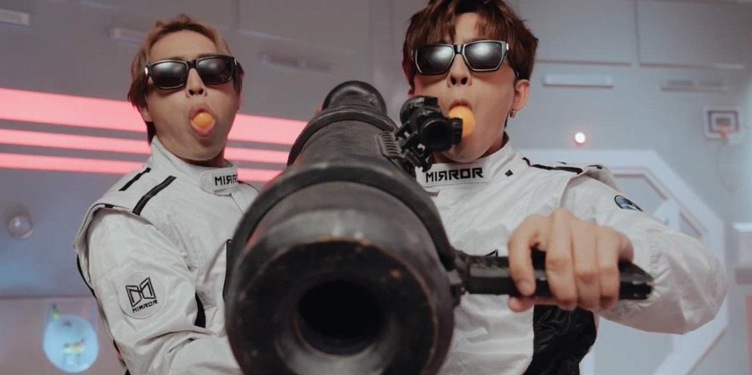 Jer和Edan在MIRROR團歌《Innerspace》MV中,已獻計大玩吐乒乓球。
