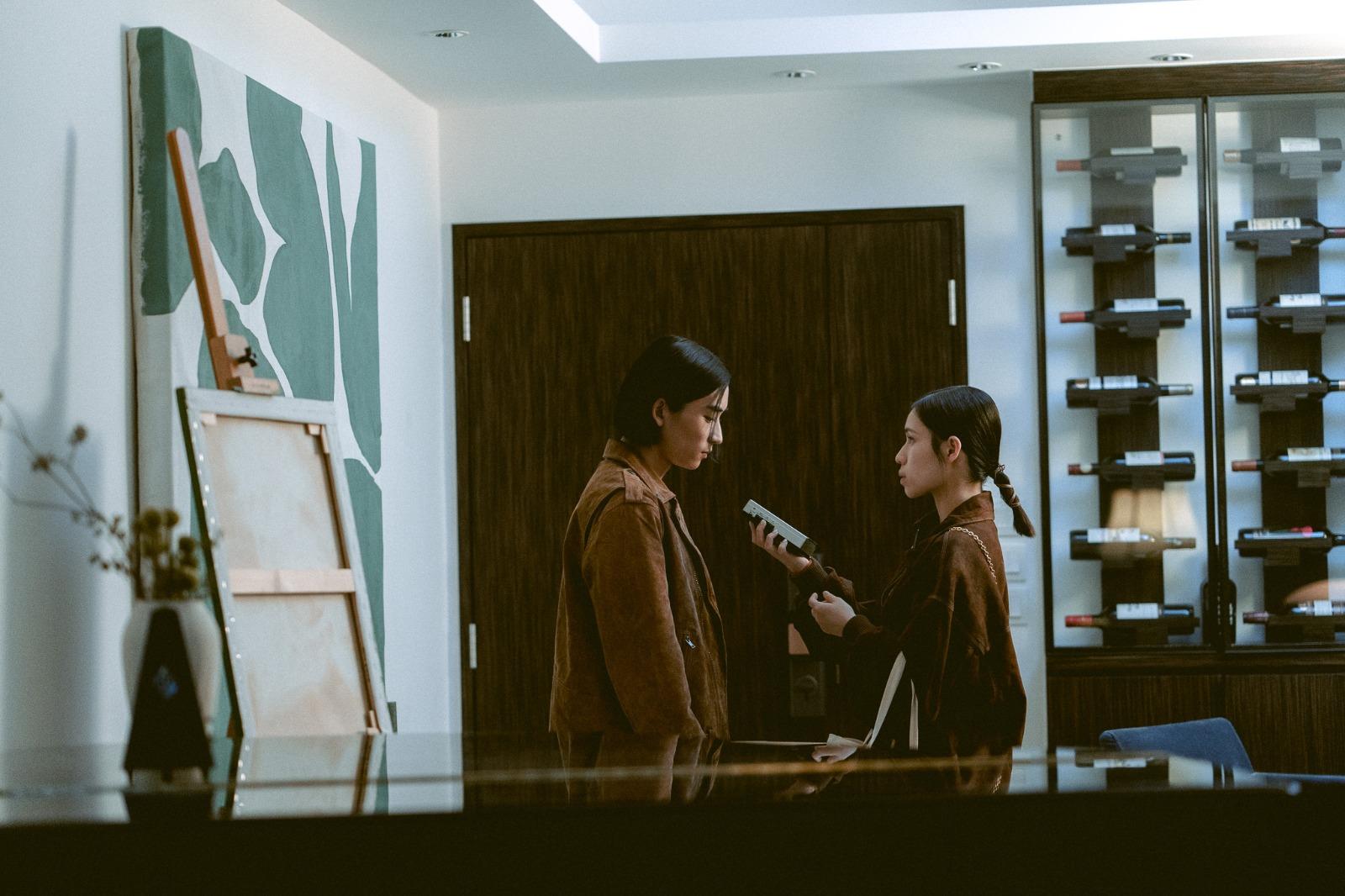 Winka陳泳伽今日推出首支個人派台單曲《一手造成》。