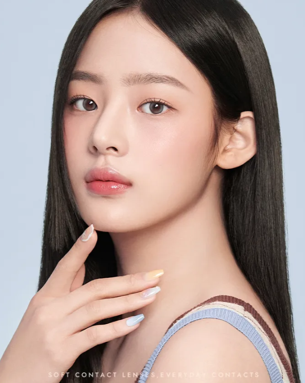 NewJeans成員Minji戴上Double Tint #Gray