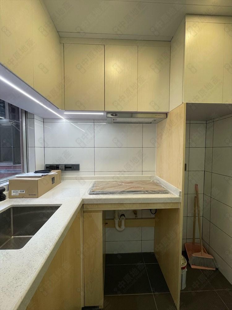 廚房配套齊全新淨。(代理提供)