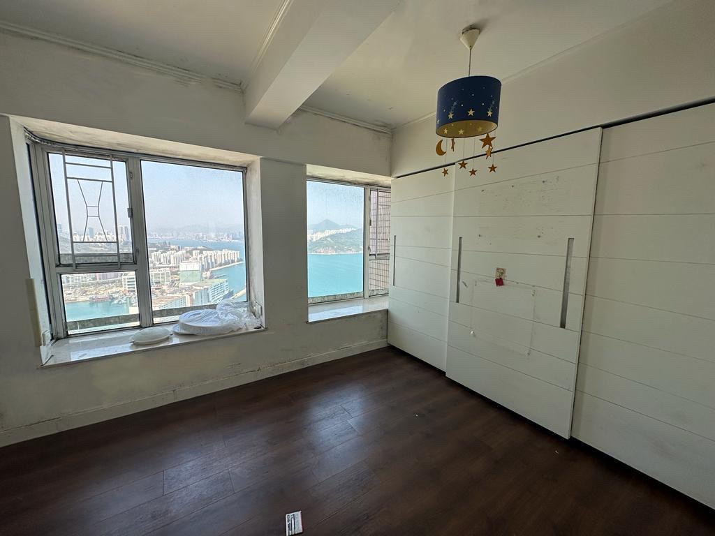 廚房面積相當闊落,十分實用。(代理提供)