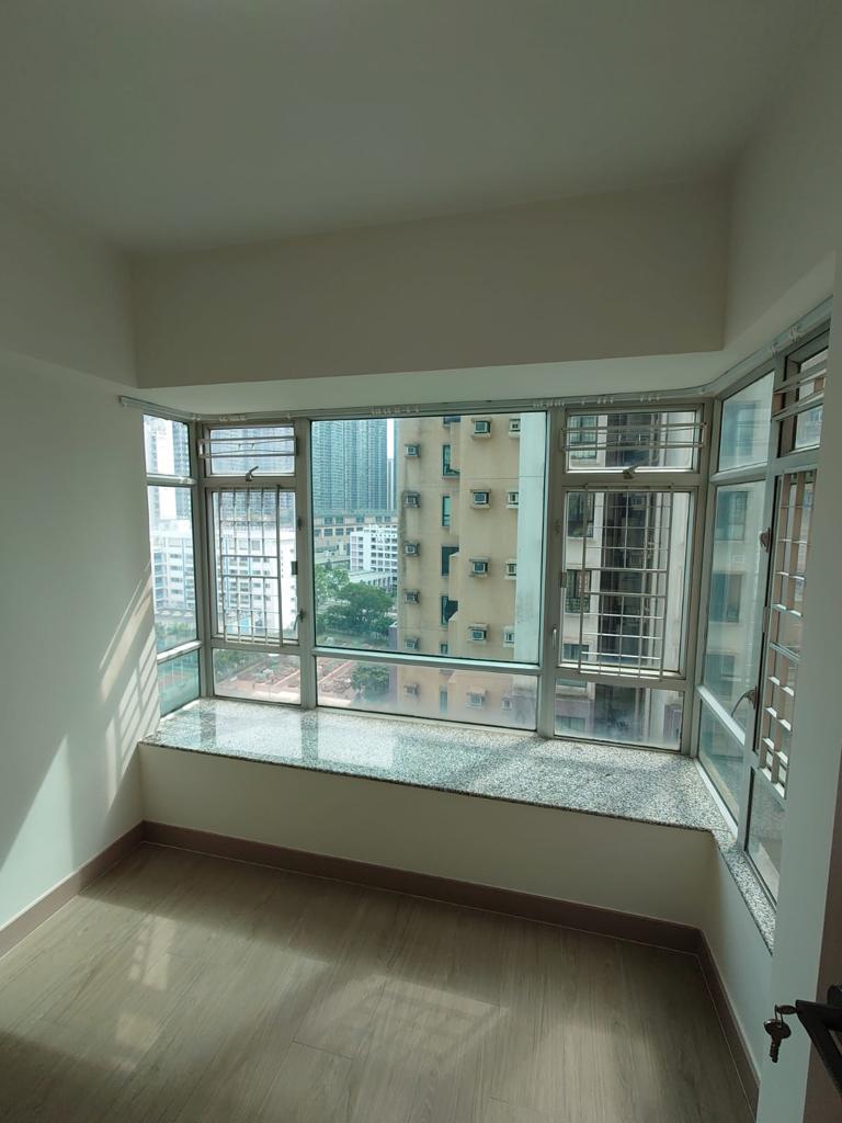 主人房設L型大窗,景觀開揚。(代理提供)