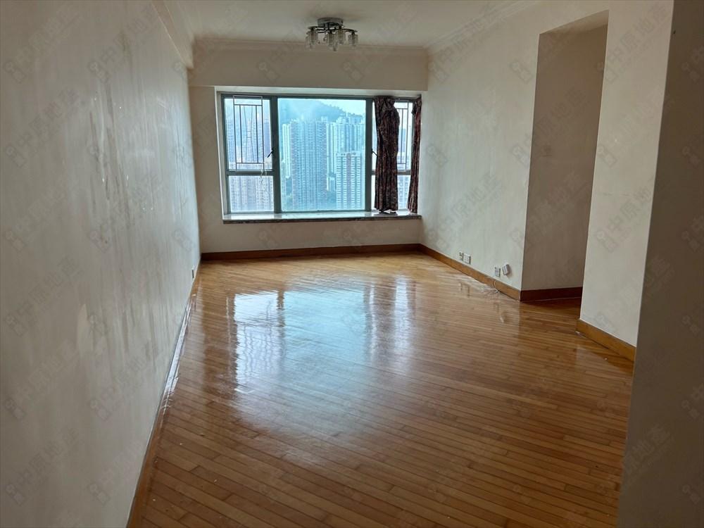 長方形大廳間隔闊落易擺位,光線亦充裕。(代理提供)