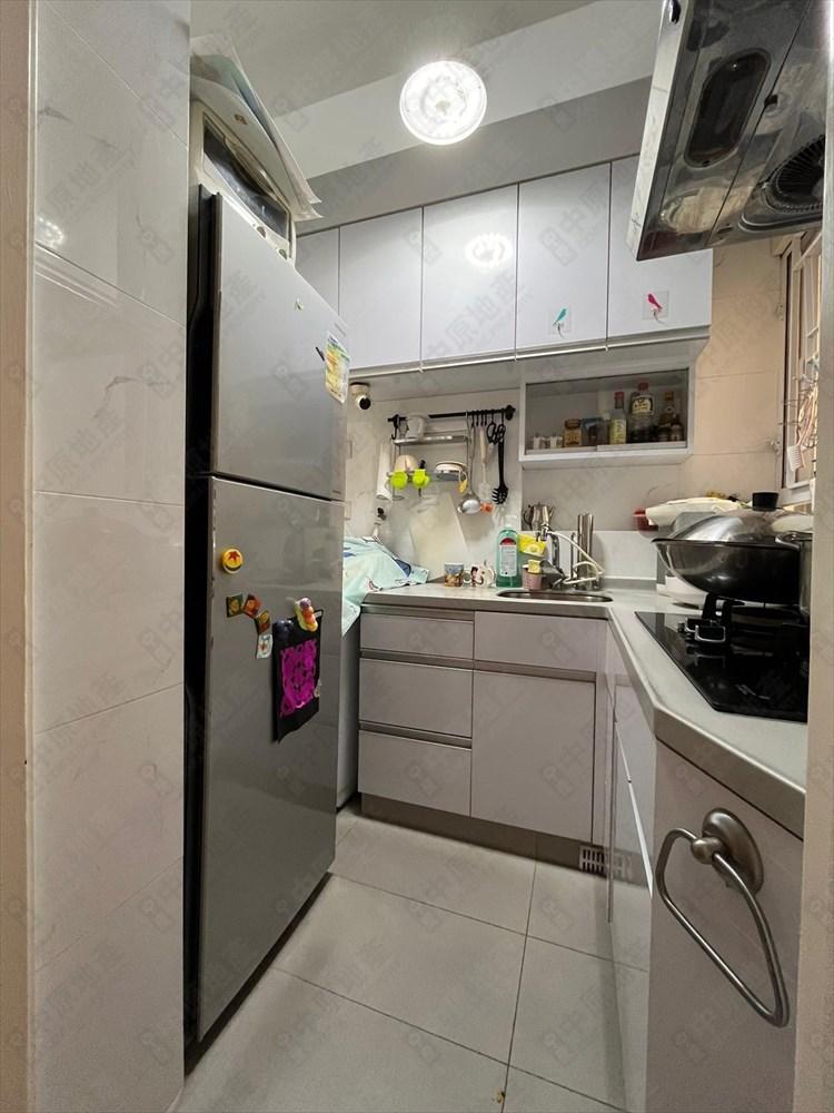 單位廚房十分寬敞,入廚空間充裕。(代理提供)