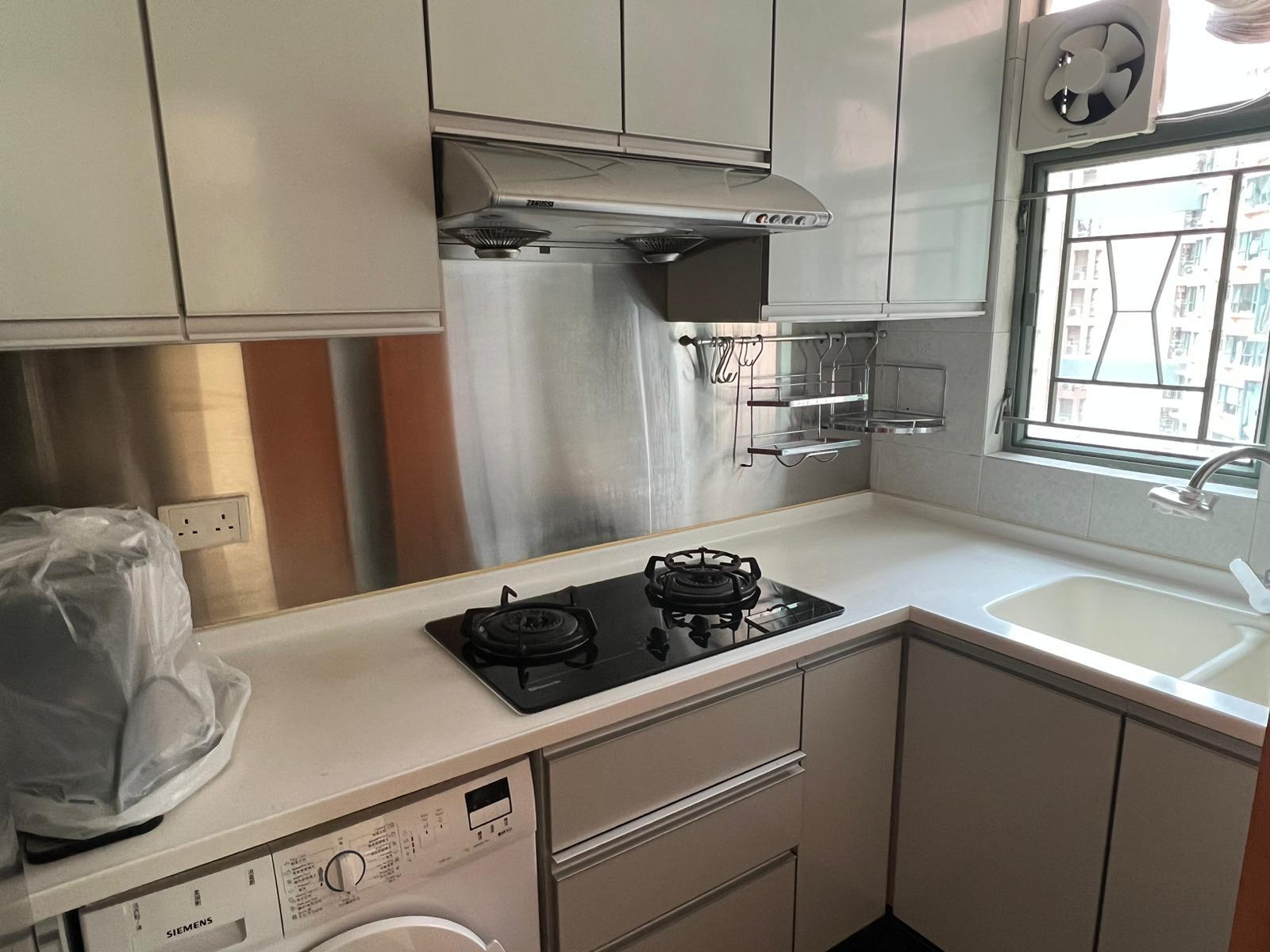 廚房配套齊全兼新淨。(代理提供)
