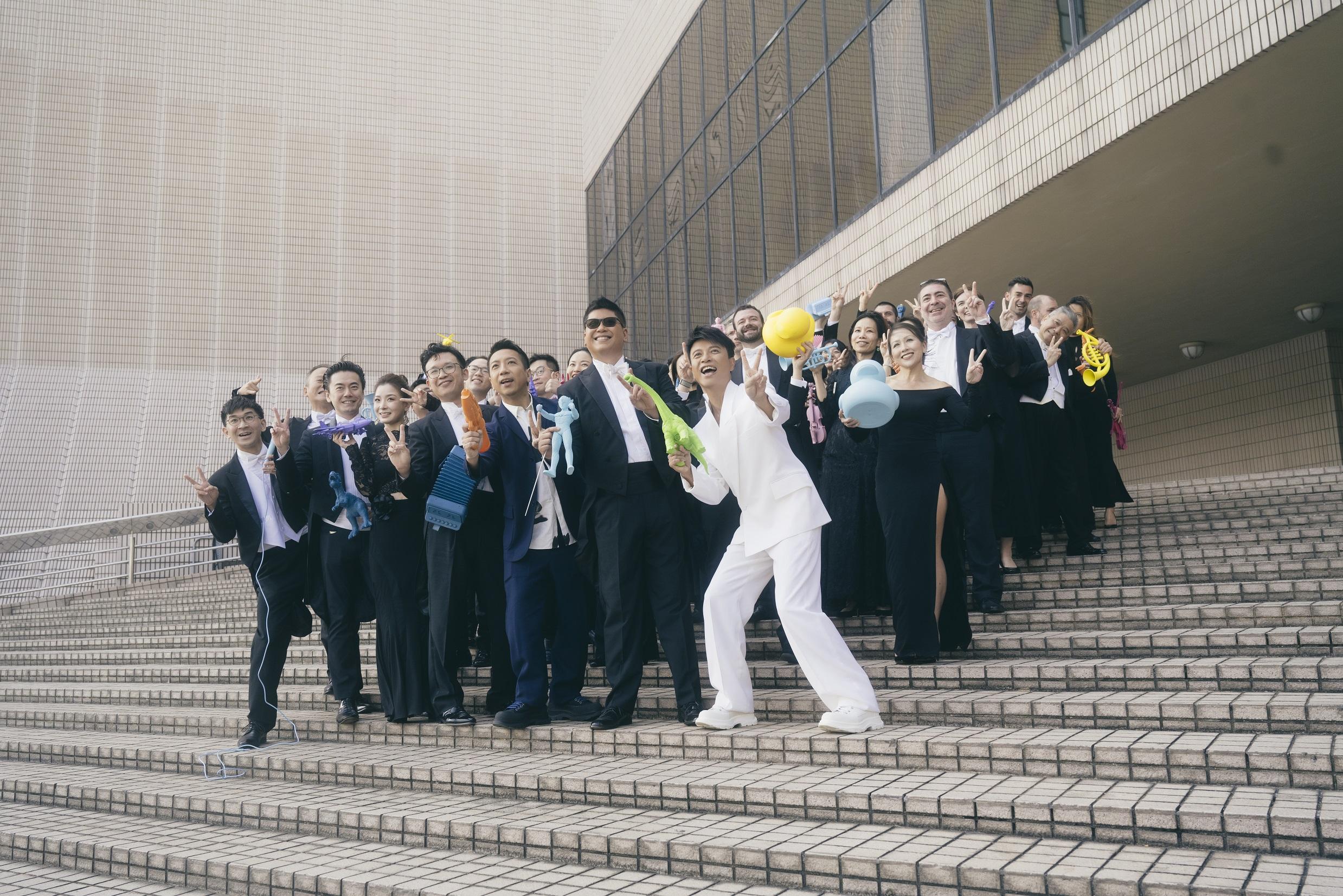 李克勤與香港管弦樂團拍攝宣傳海報。