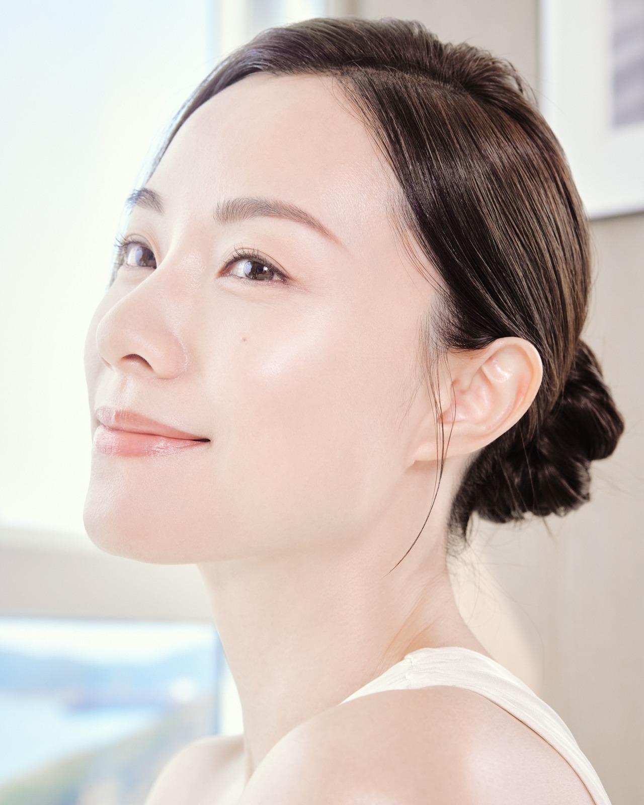 Stephy在無濾鏡高清鏡頭下肌膚仍亮白無斑。