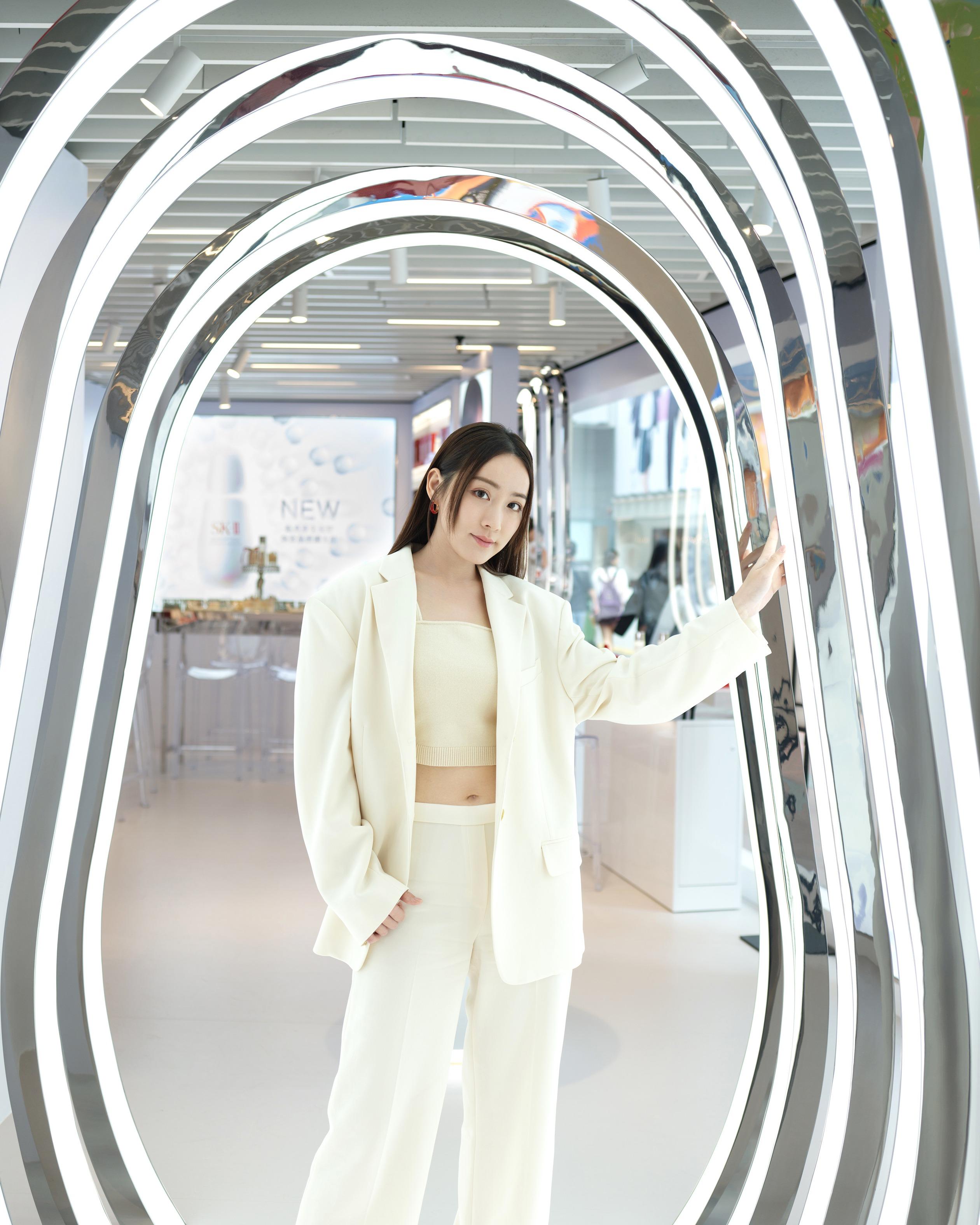 Sofiee Ng於SK-II晶透鑽光小燈泡限定店打卡