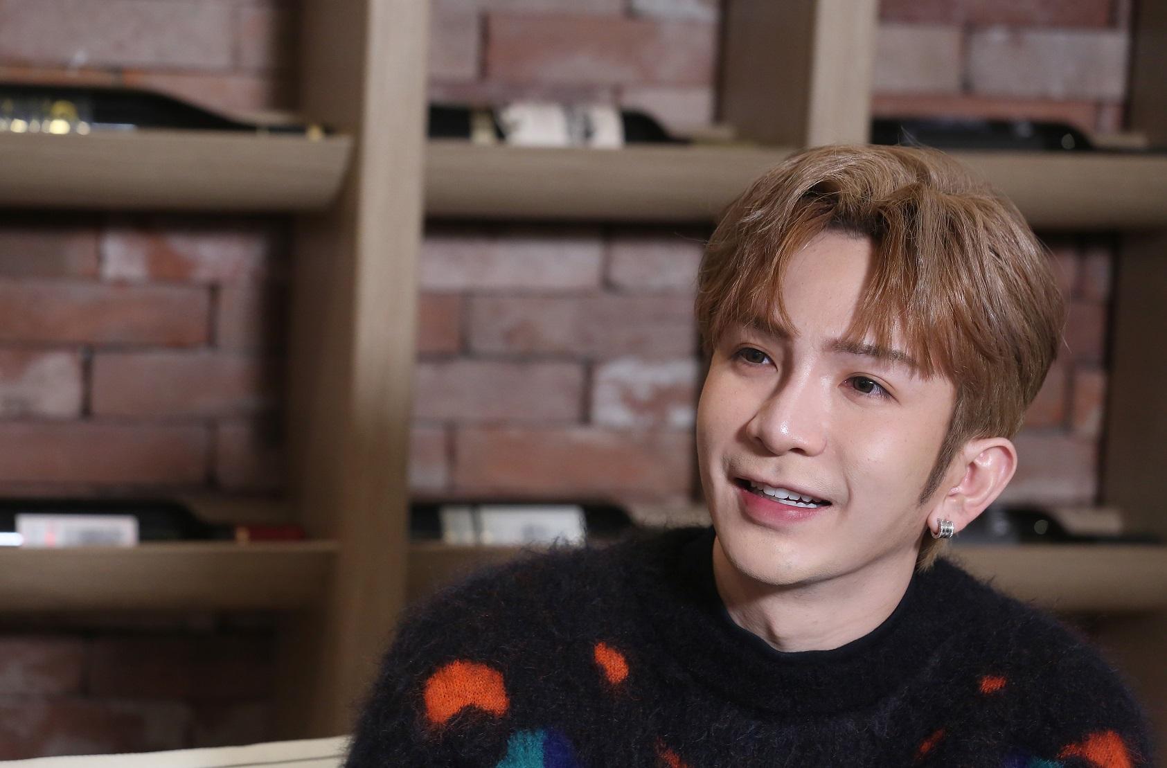 Anson Lo談起兒時獲教母獎勵的珍貴回憶。(董立華攝)