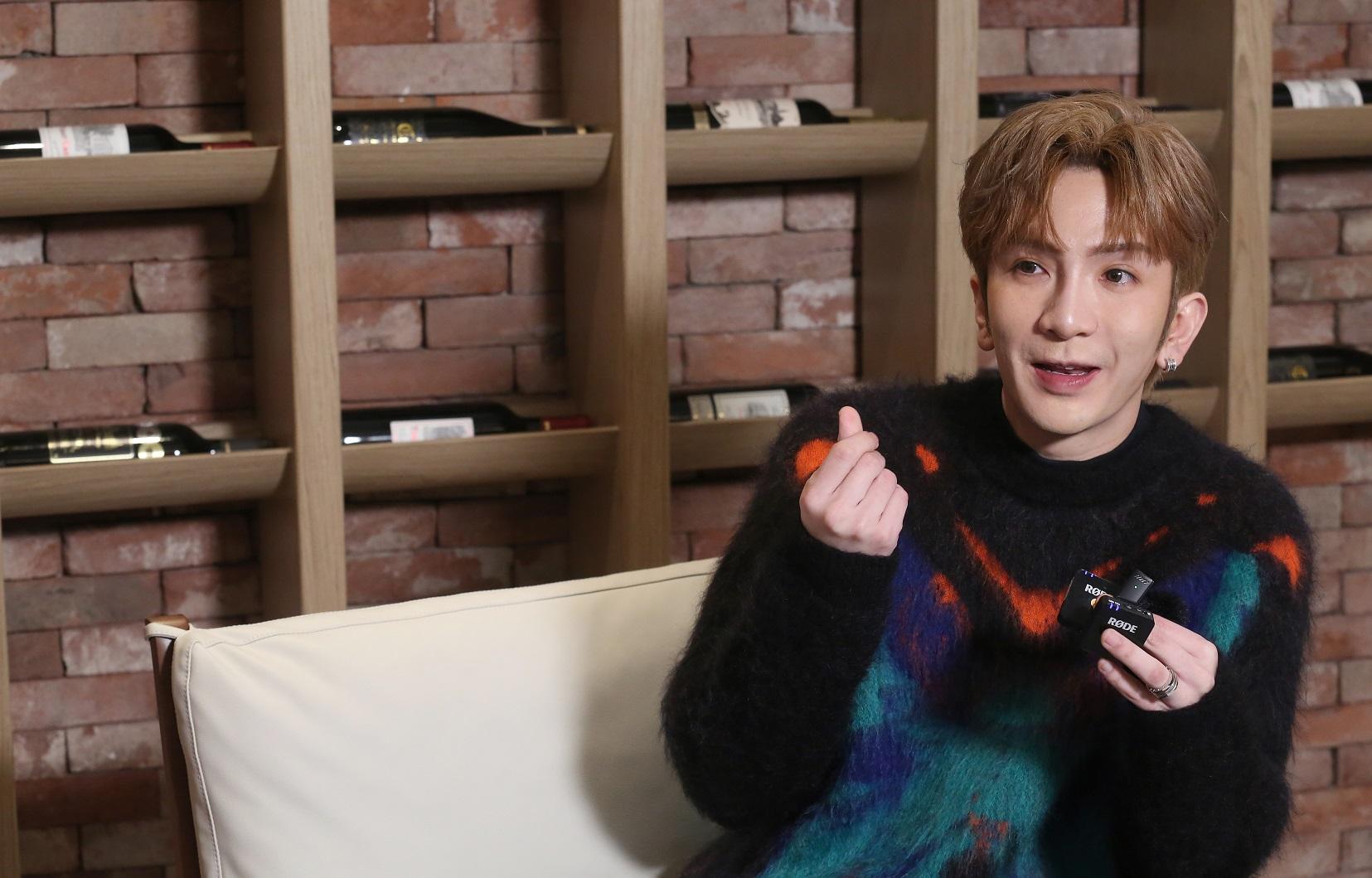 Anson Lo推出跳唱新歌《Money》,想藉此表達「金錢不是萬能」的訊息。(董立華攝)