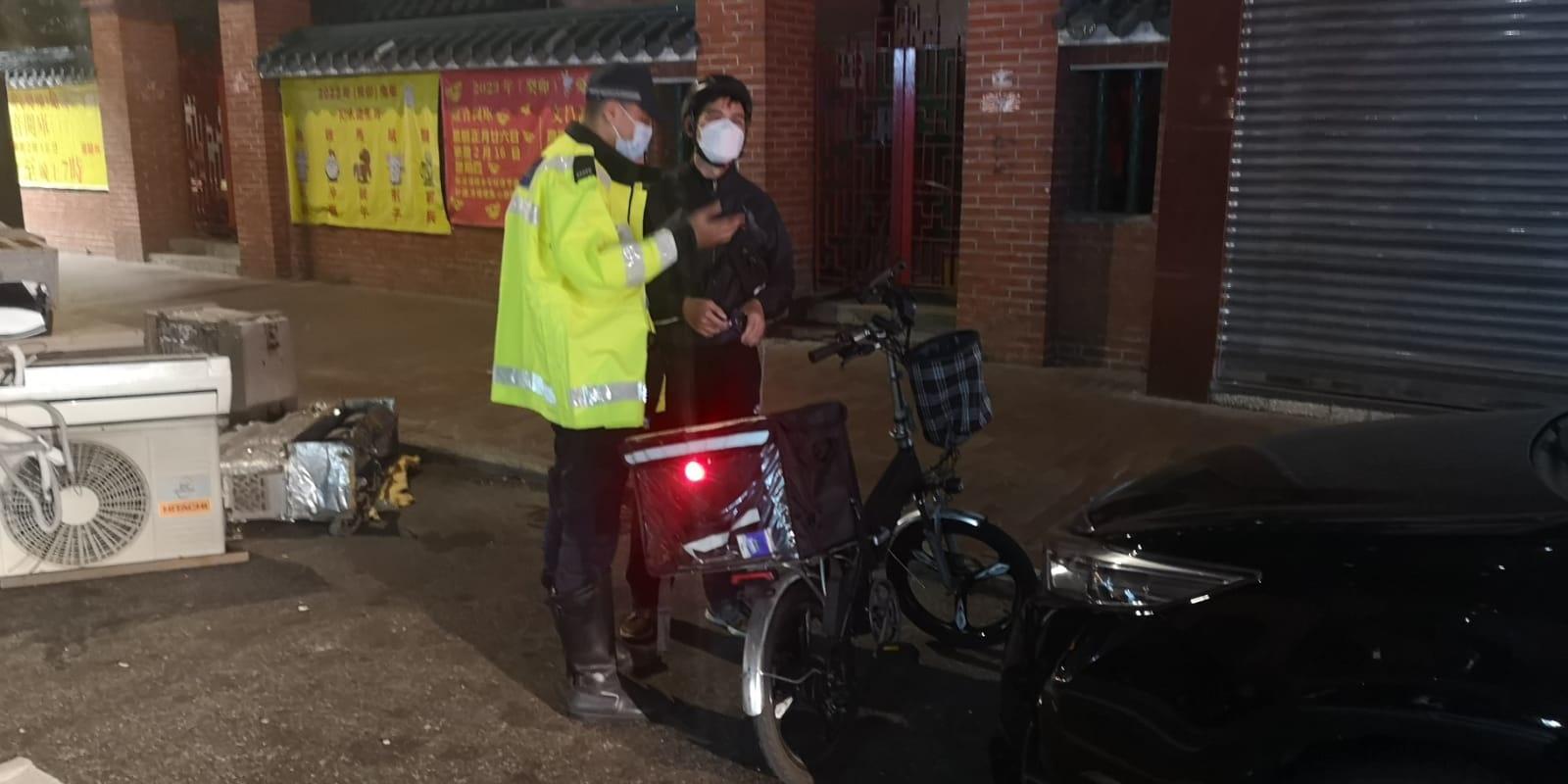 深水埗打擊電單車及單車違例 發110張牛肉乾傳票拖走15車