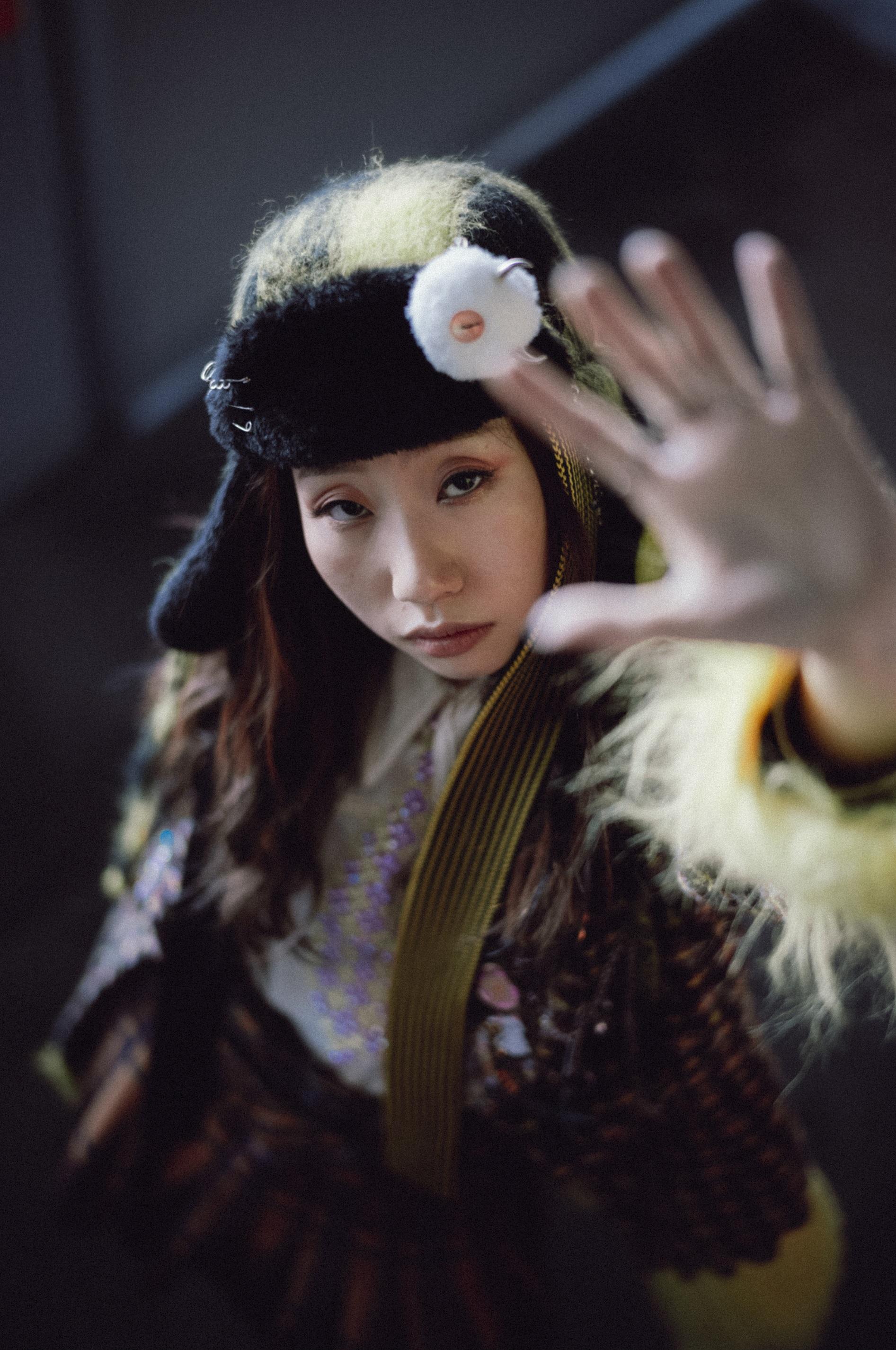 麗英以「全死角」自嘲。