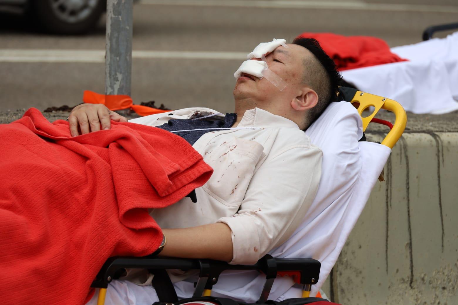 呈祥道巴士撞壆傾側左邊車頭被削 車長一度昏迷至少18人受傷 事發一刻片段曝光 (持續更新)