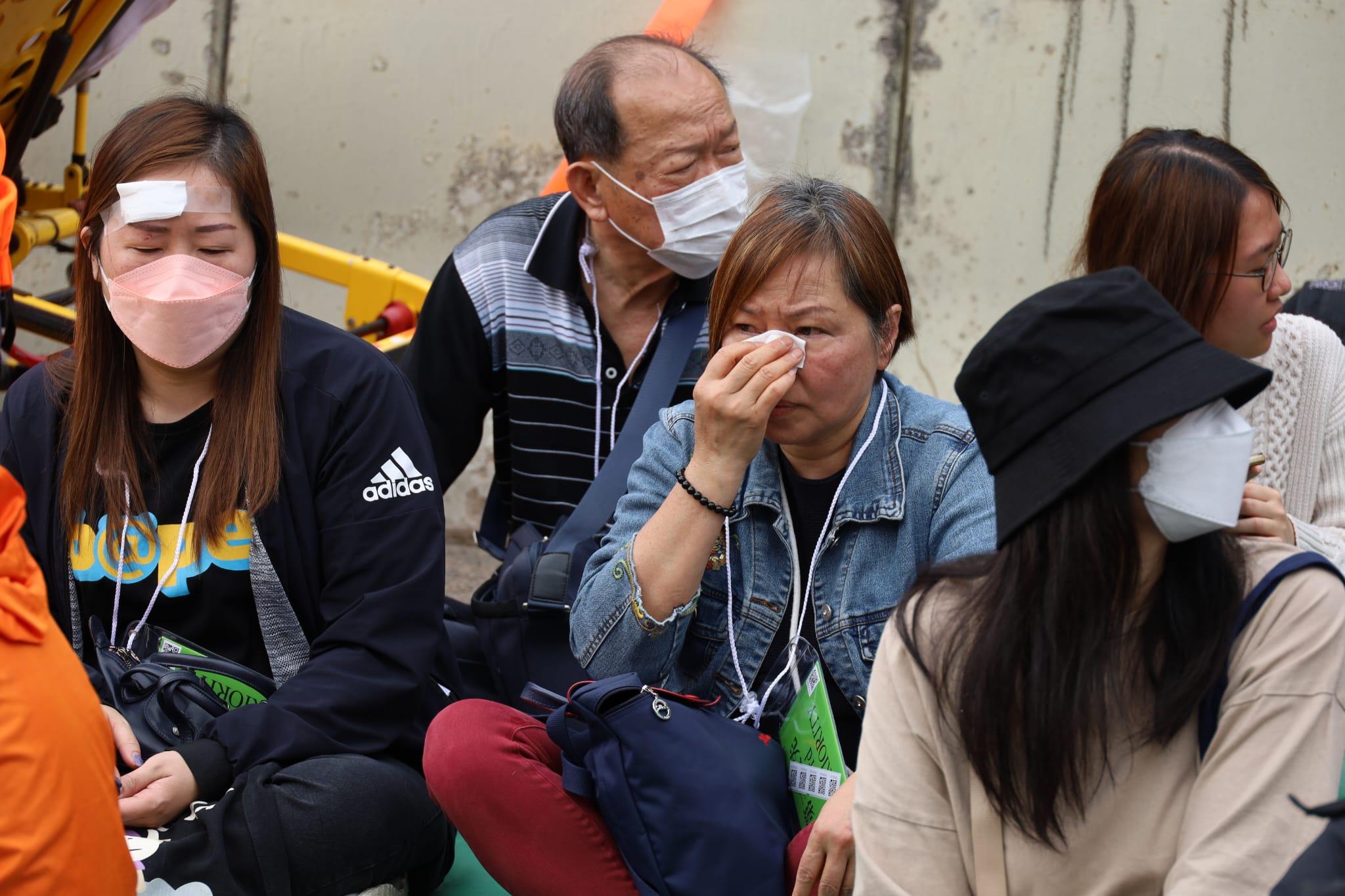 呈祥道巴士撞壆傾側左邊車頭被削 車長一度昏迷至少18人受傷 事發一刻片段曝光 (持續更新)