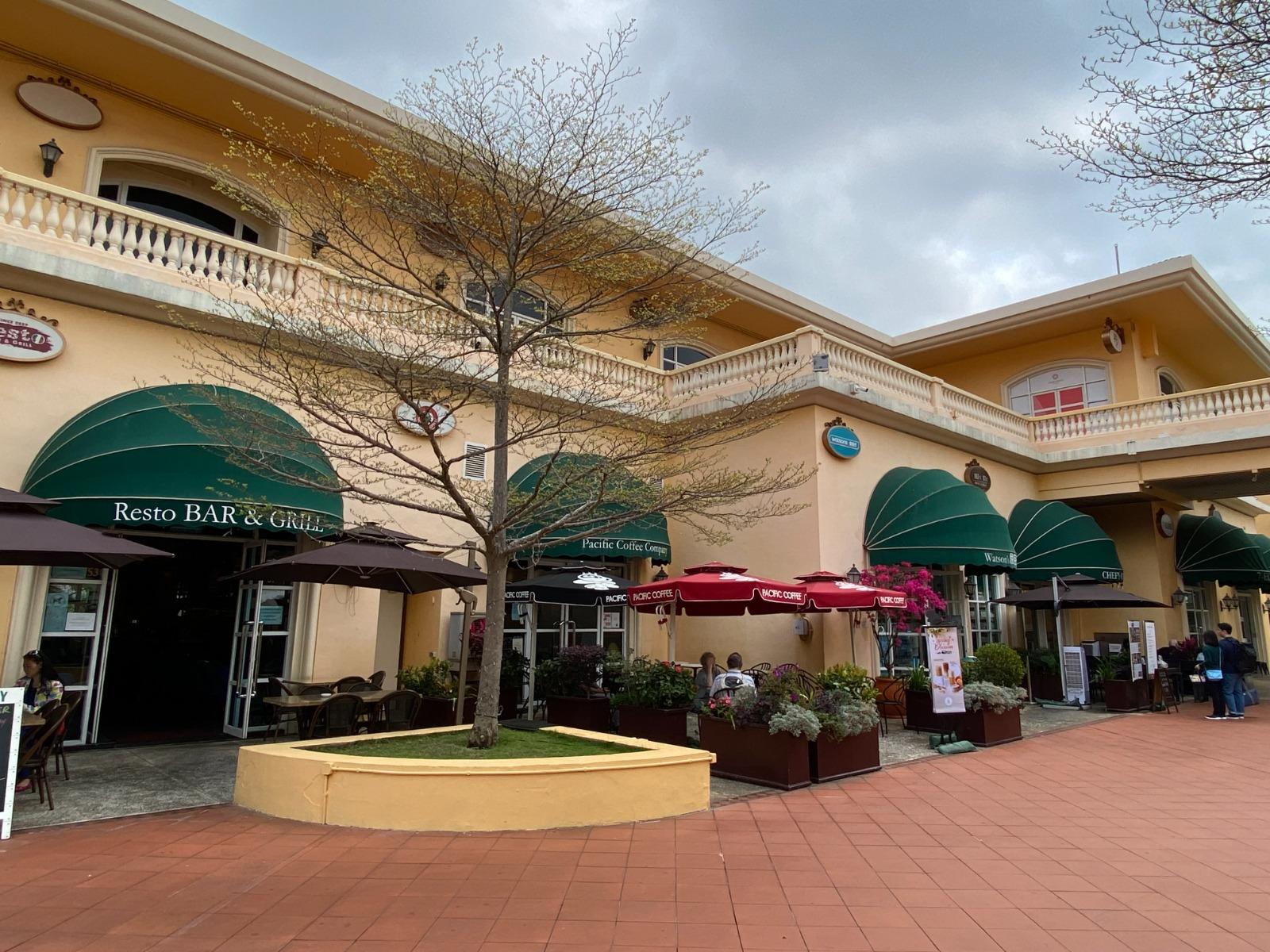 飛揚鄰近黃金海岸商場。