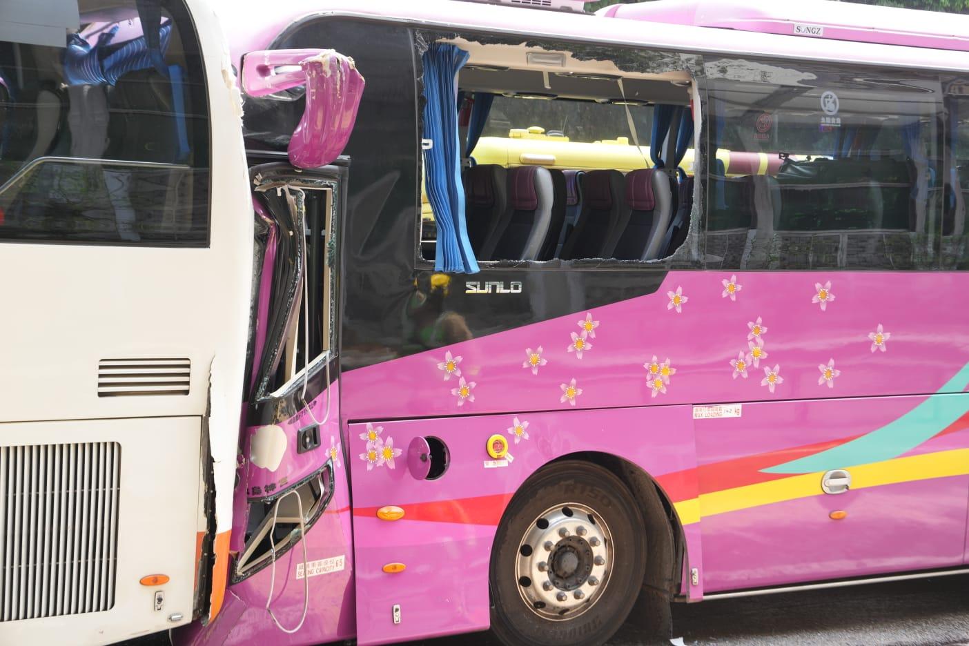 將軍澳隧道四輛旅遊巴與貨車相撞 消防指至少75人受傷 (持續更新)