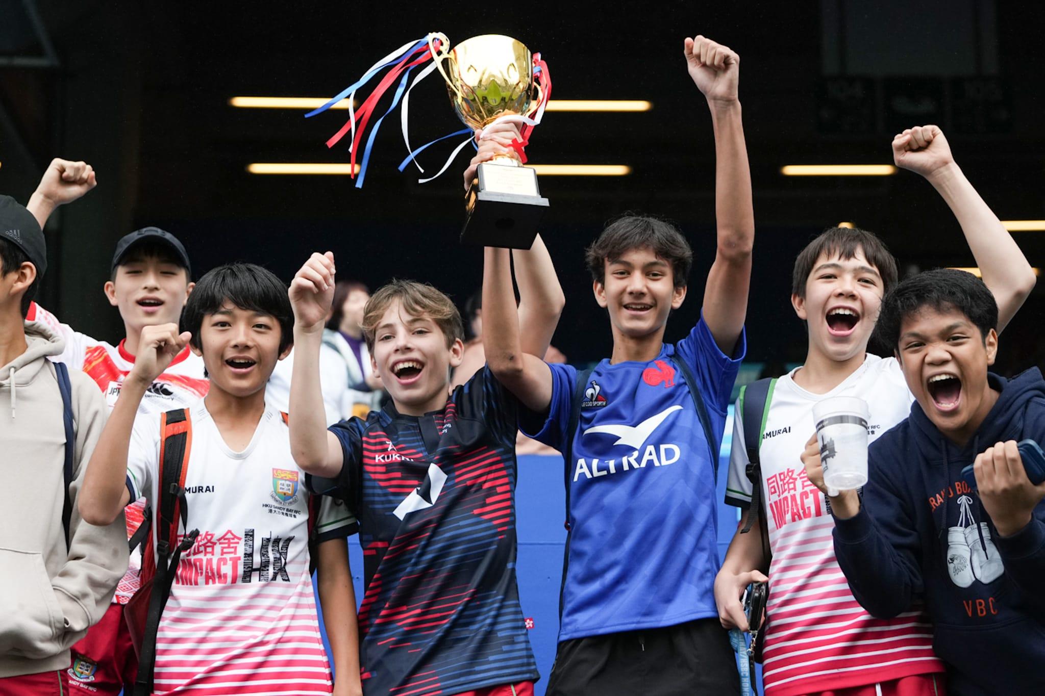 本地的國際生入場支持。(李睿哲攝)