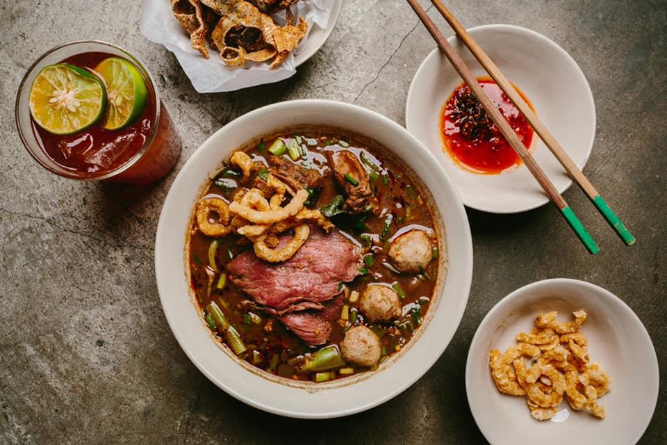 連續多年得到米芝蓮必比登美食推薦的Samsen,主打地道泰菜。(圖:Samsen Facebookpage)