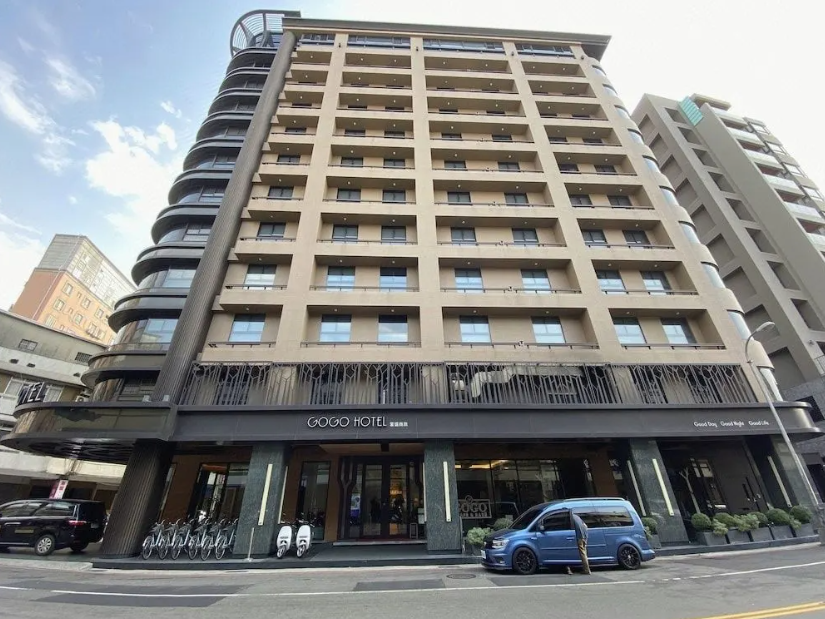 富盛商旅市政館可步行10-15分鐘到台中新市政府及新光三越與大遠百。