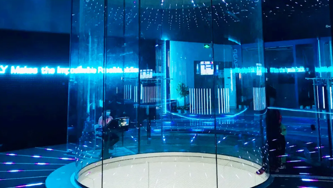 iFLY風洞飛行體驗店是珠三角首間室內空中跳傘體驗店