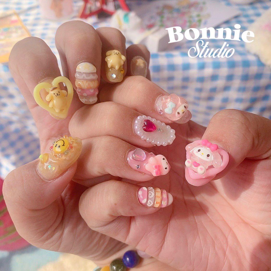 最有名的就是立體美甲。(IG @bonnie.studio)