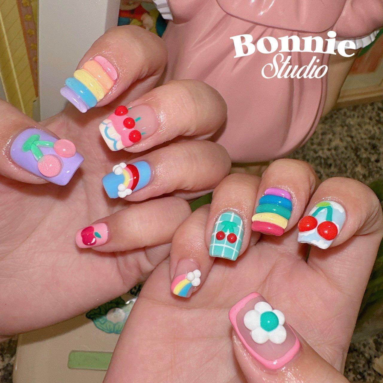 最有名的就是立體美甲。(IG @bonnie.studio)