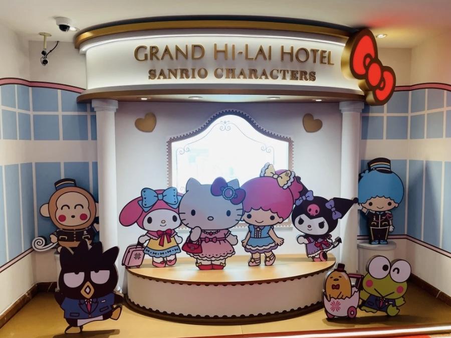 今次酒店一次過跟Sanrio8大角色合作,推出共18間主題房,全部位於酒店26樓,從電梯門、走廊到房間,到處都有滿滿的Sanrio角色。
