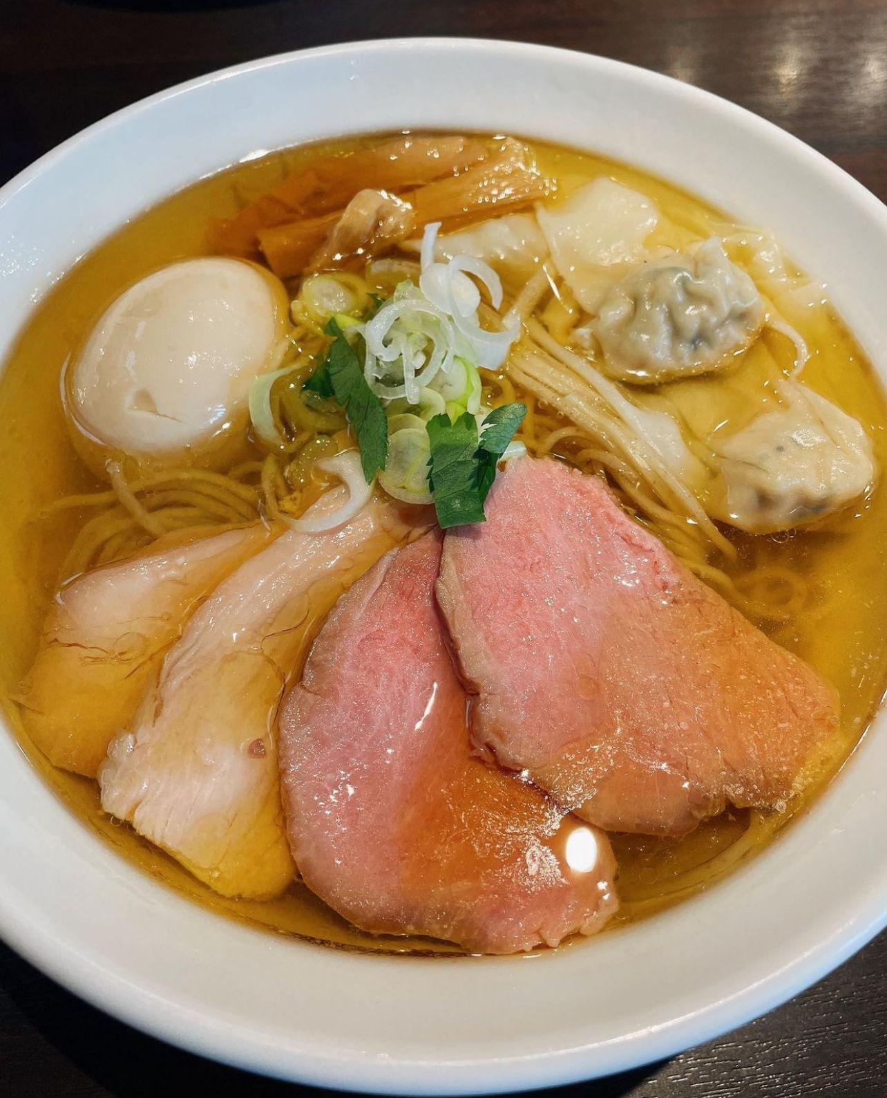 麵屋彩音主打醬油、鹽味及小魚乾拌麵三款不同口味的拉麵。(圖:naao_gmv Instagram)