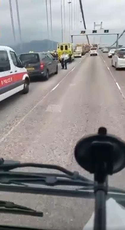 珍惜生命|青馬大橋四旬男子棄車跳橋。