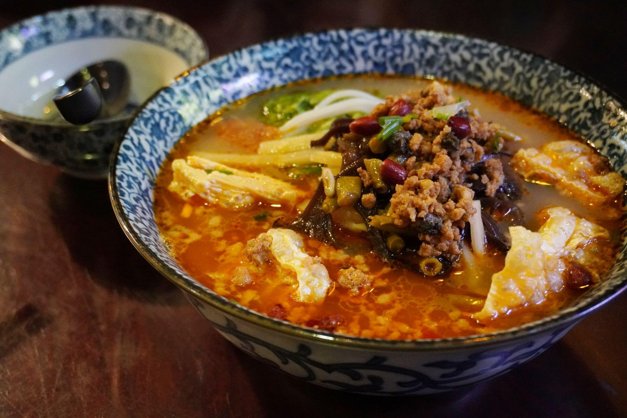 廣西特色菜式「螺螄粉」,以臭為著名,那些經過發酵的酸筍,味道非常強烈。(getty images)