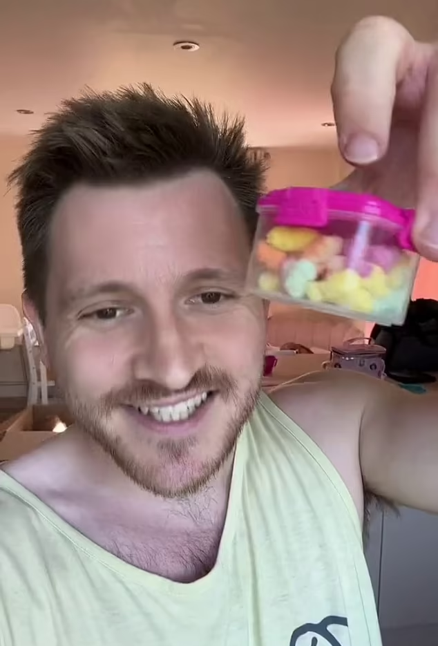 Hunt為女兒準備了一盒糖果。(互聯網)