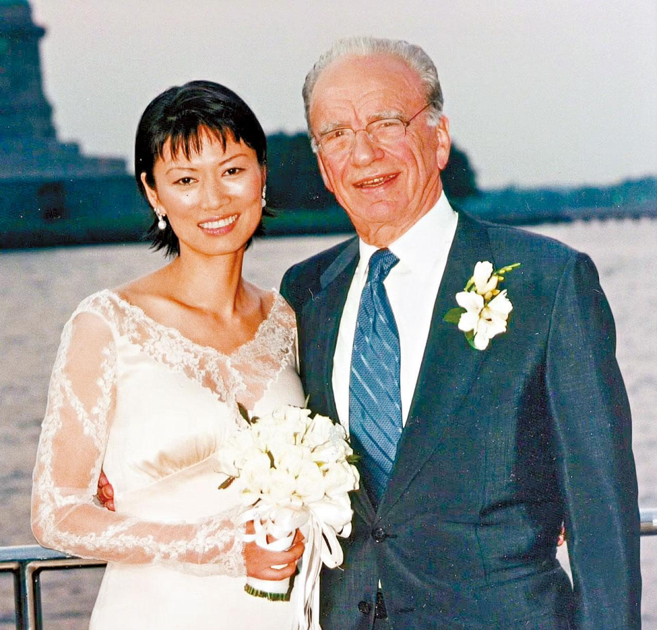 梅鐸與第3任妻子鄧文迪。(互聯網)