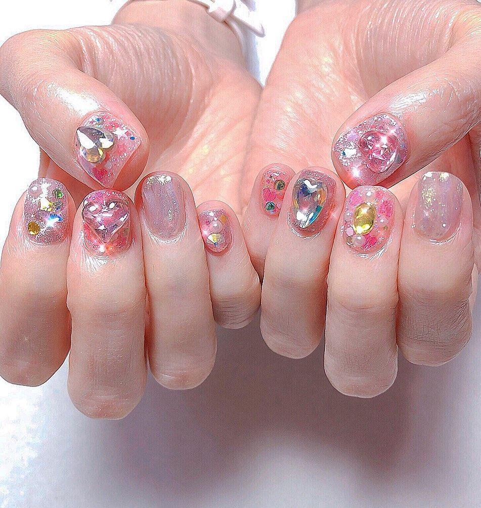 最大特色就是有很多自家製的裝飾物。(IG @nailattitude)