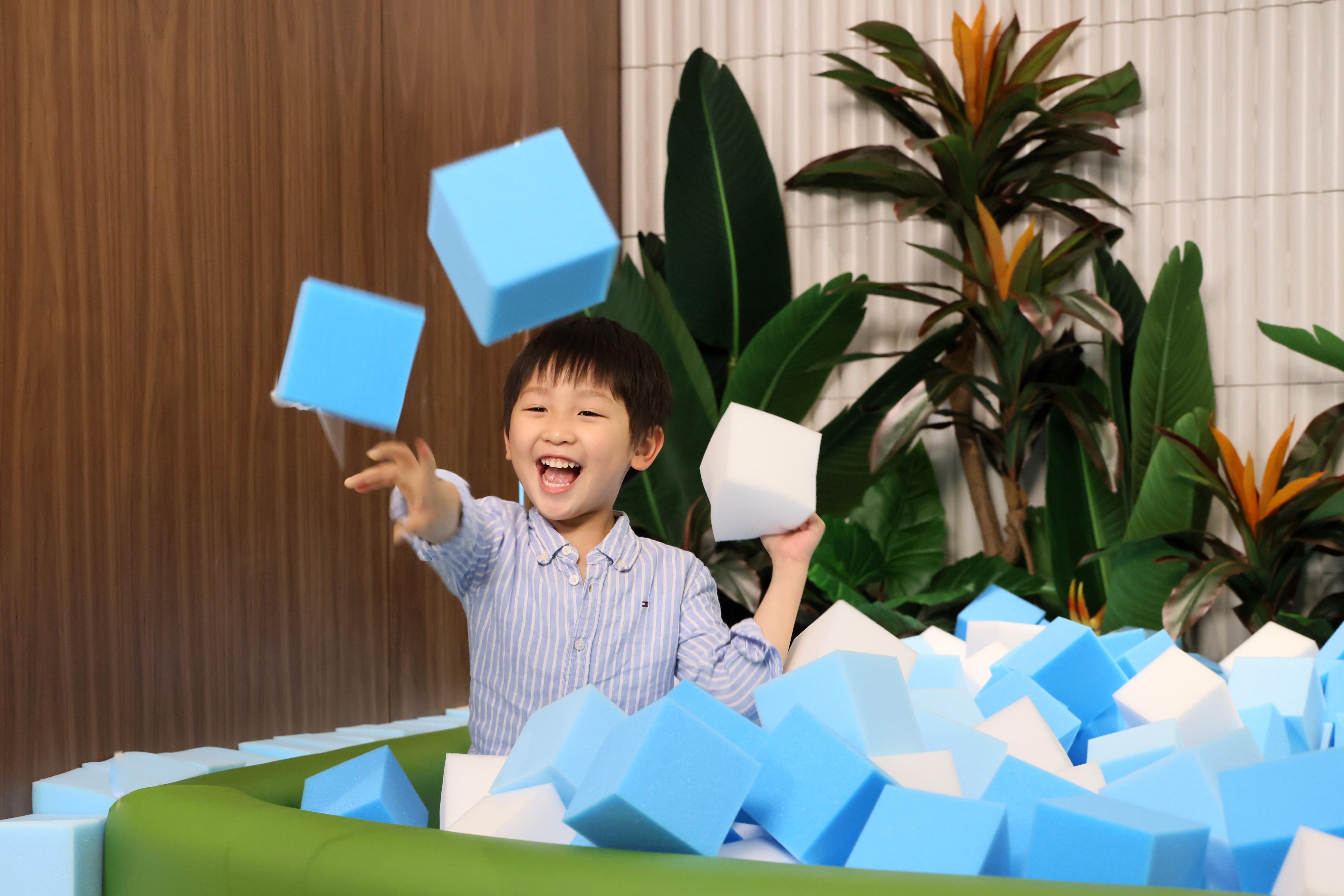 MIAMI QUAY I趣味實況互動划艇競技遊戲 沉浸式愉快體+巨型扭蛋機