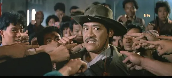 吳耀漢於七十年代被許冠文發掘,走上喜劇演員之路。