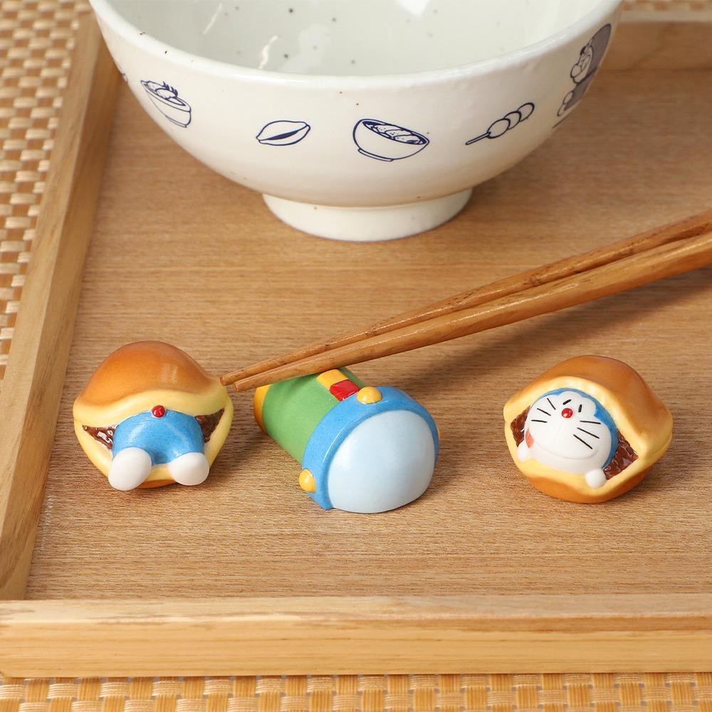 多啦A夢 飽腹飯桌系列 筷子托 各$120/件
