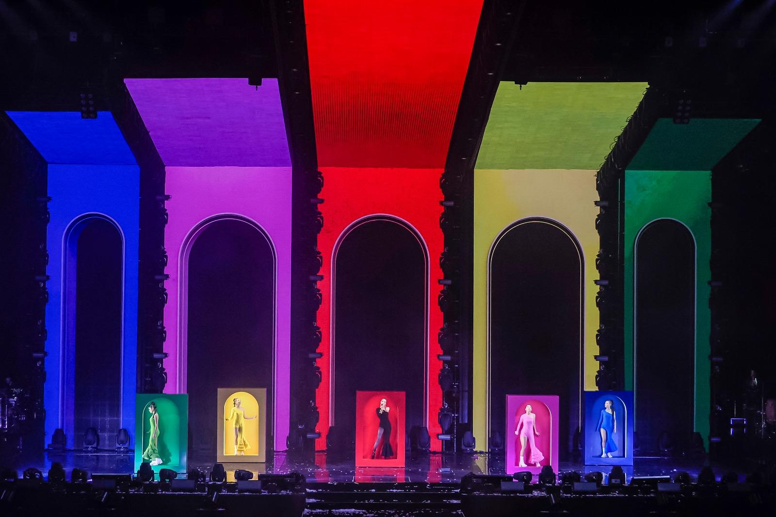 容祖兒一連八場《新濠巨星系列容祖兒Eternity演唱會》於4月1日在新濠影匯綜藝館開鑼。