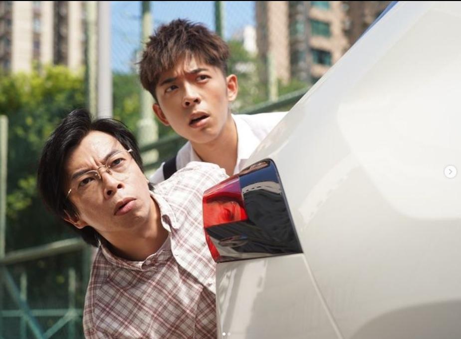 阿卵繼《大叔的愛》、《I SWIM》後,在《死屍死時四十四》再與Edan合作,見證著他的進步。(《I SWIM》劇照)