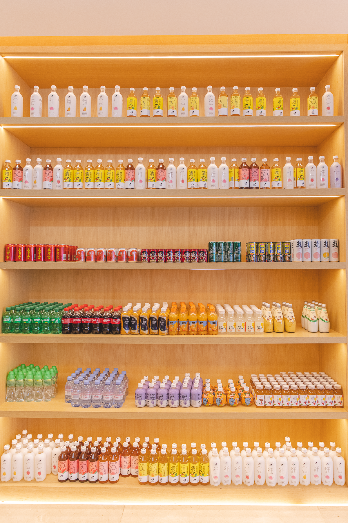 可以無限任食水果、椰青、Häagen-Dazs雪糕