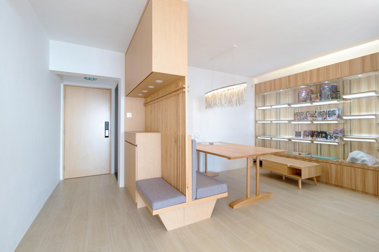 玄關空間寬敞及家庭人數多,可考慮用長凳吧