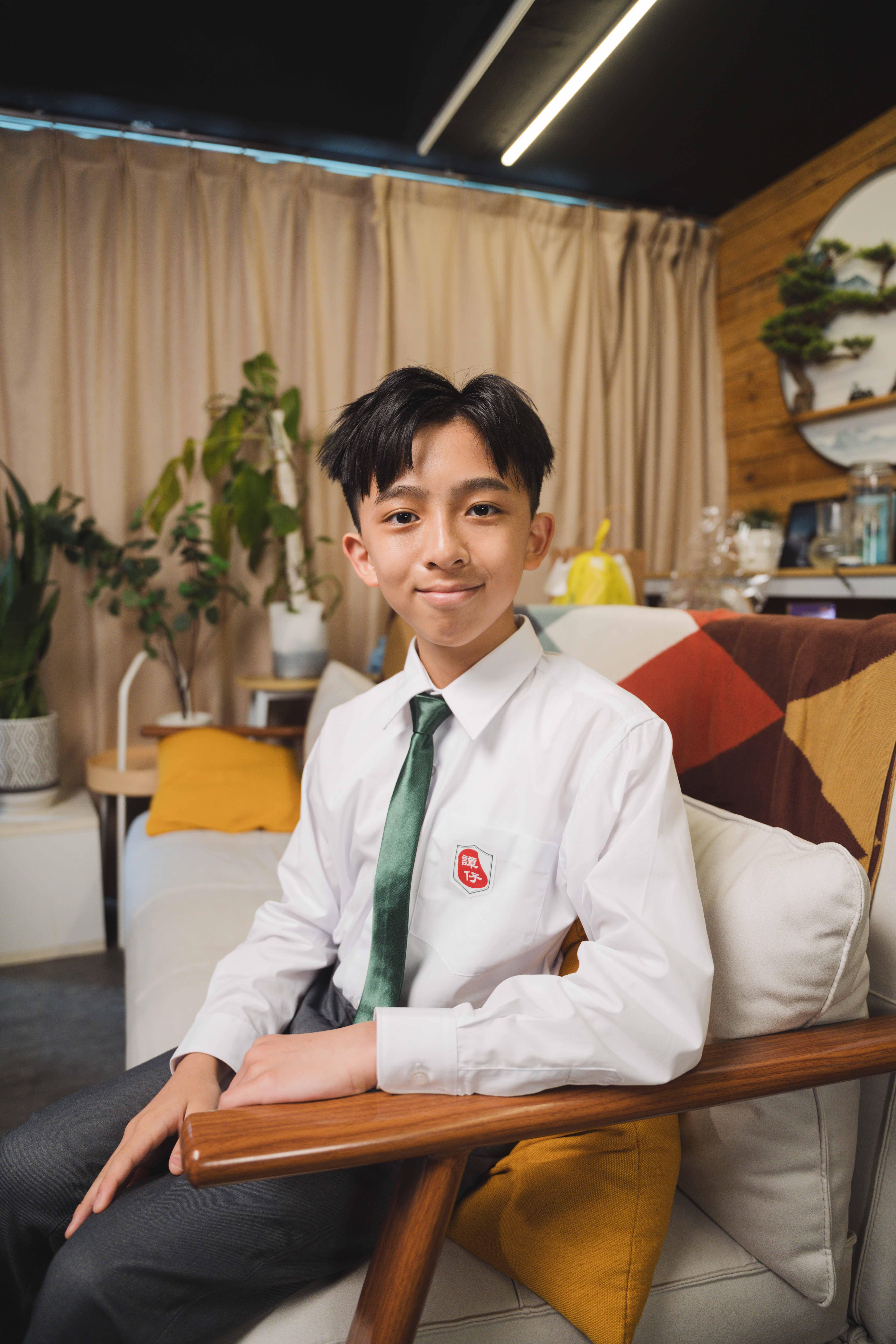 蔡施齊化身「兒登仔」朗誦拍米線廣告。