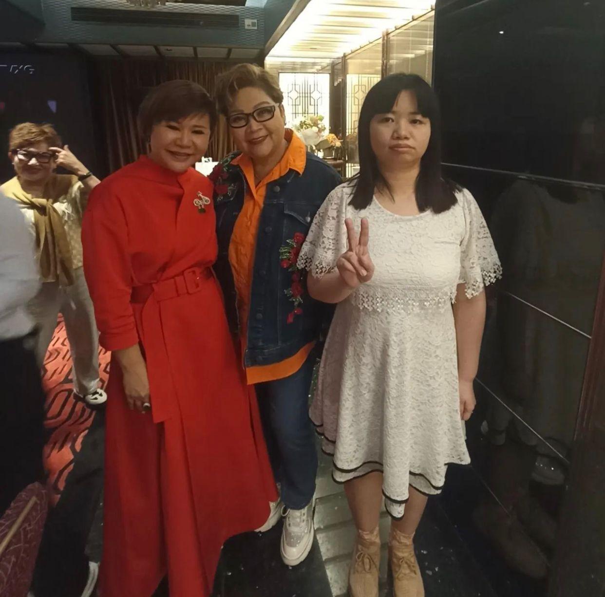 阿儀在IG上載跟樂壇前輩肥媽合照。